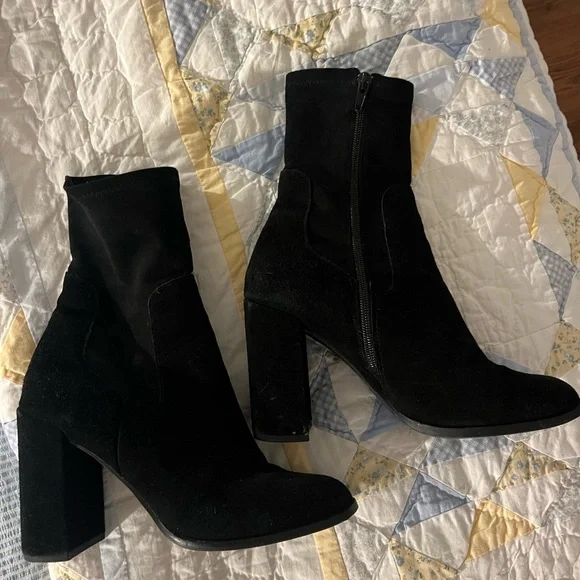 Black ankle booties - Picture 3 of 5